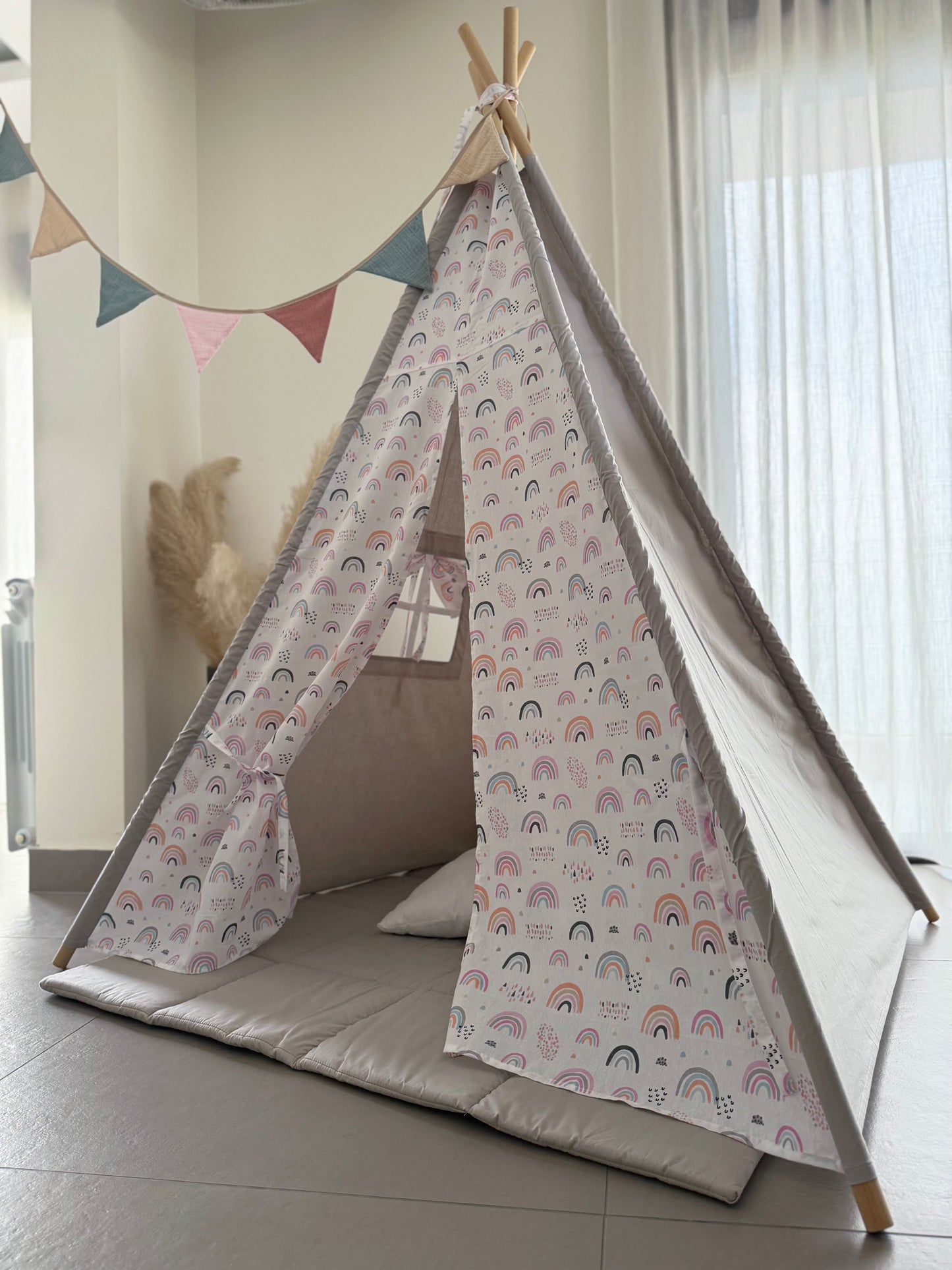 Teepee grey with rainbow