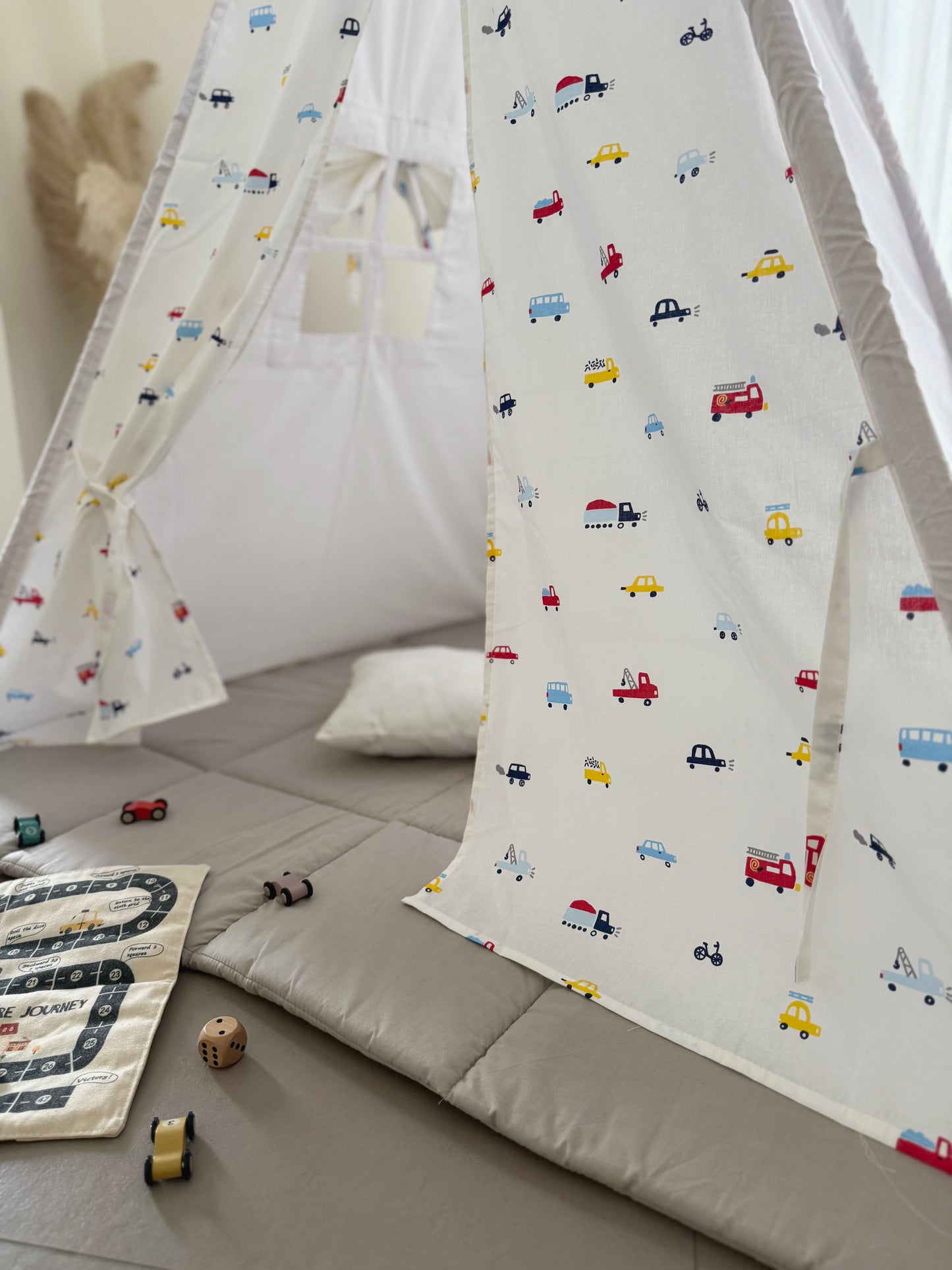 Teepee Car Traffic