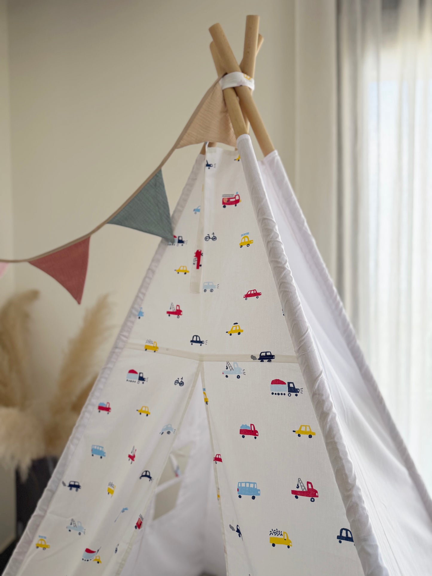 Teepee Car Traffic