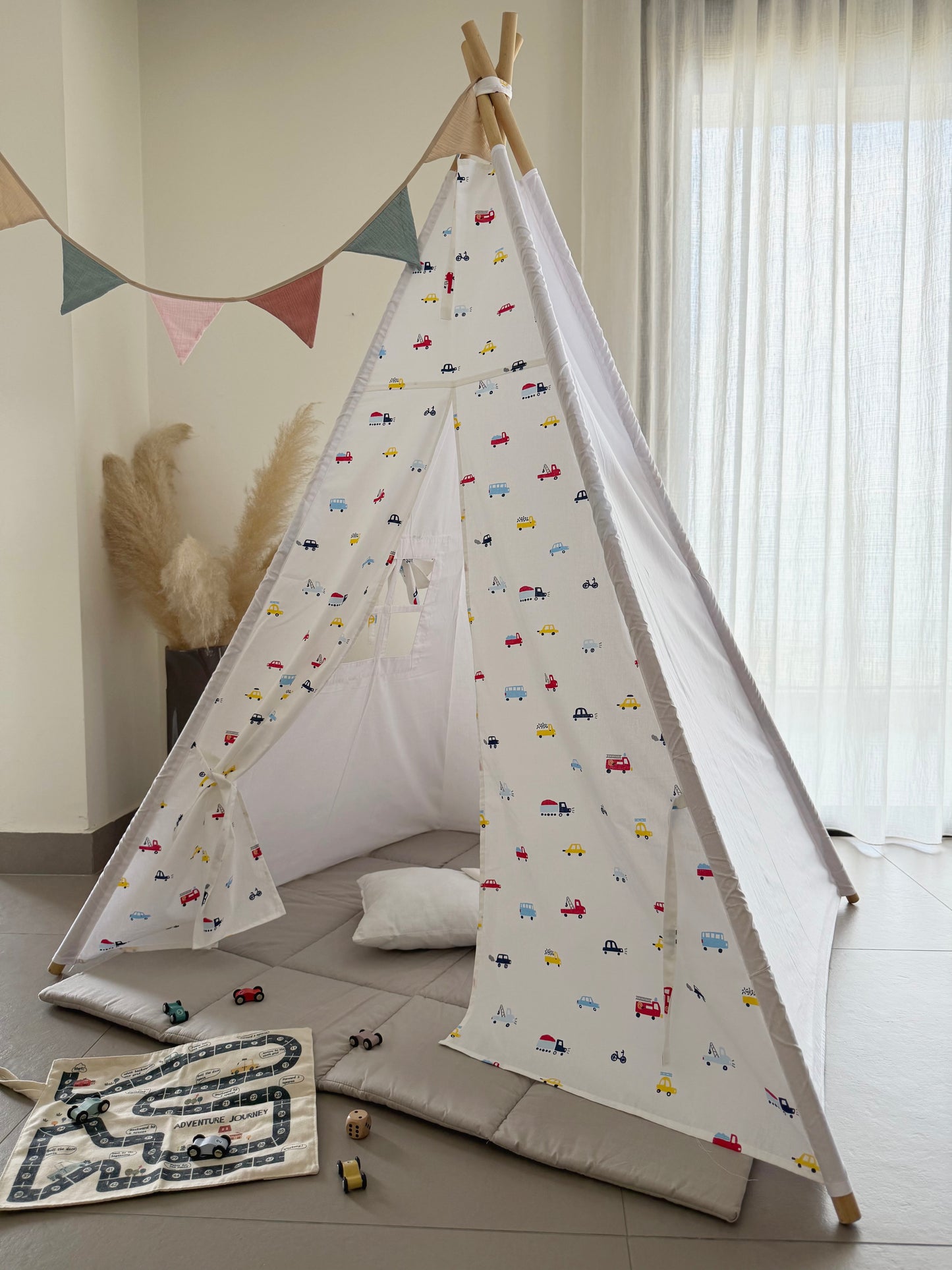 Teepee Car Traffic