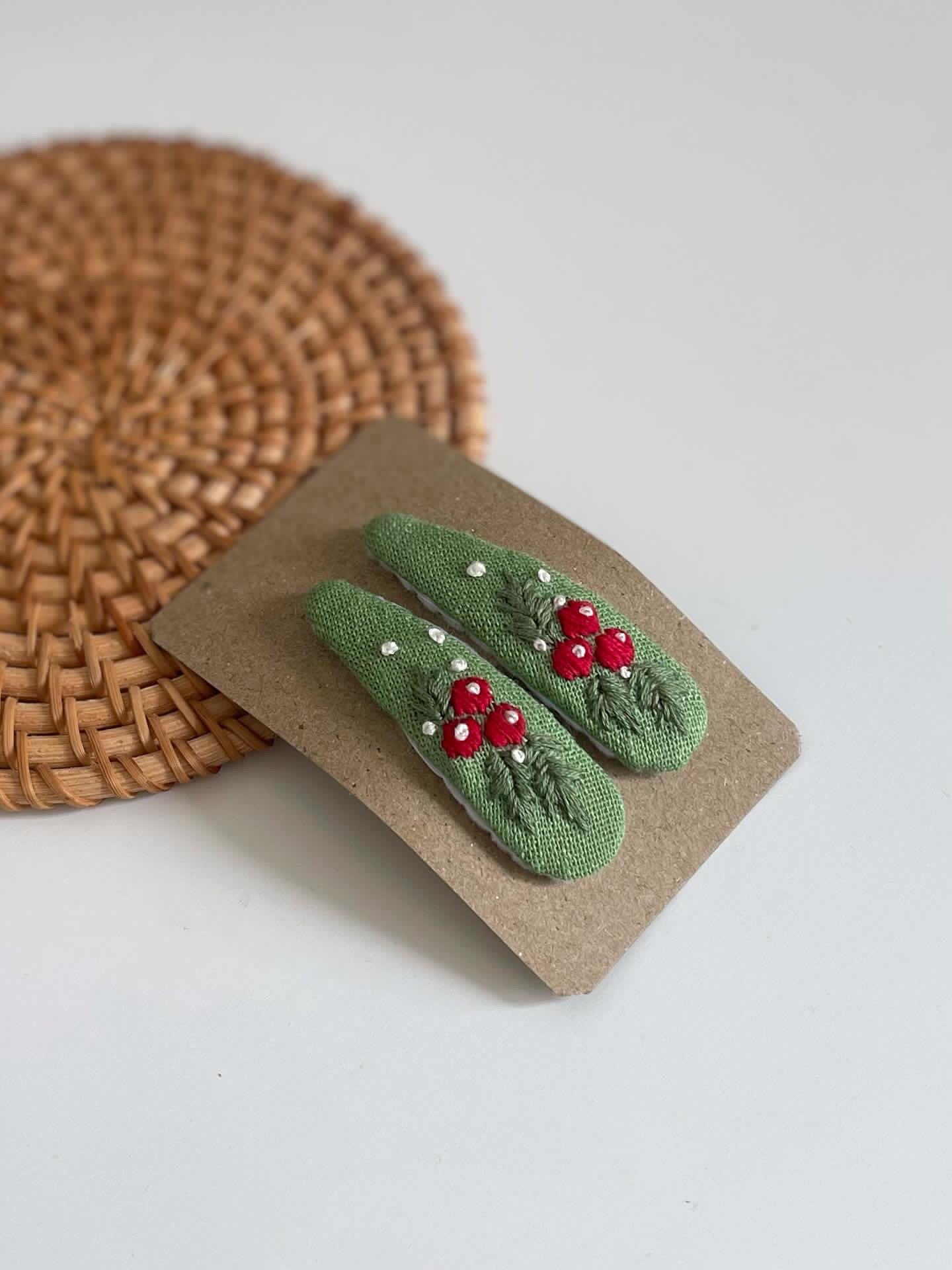 Embroidery Hair Clips for Christmas