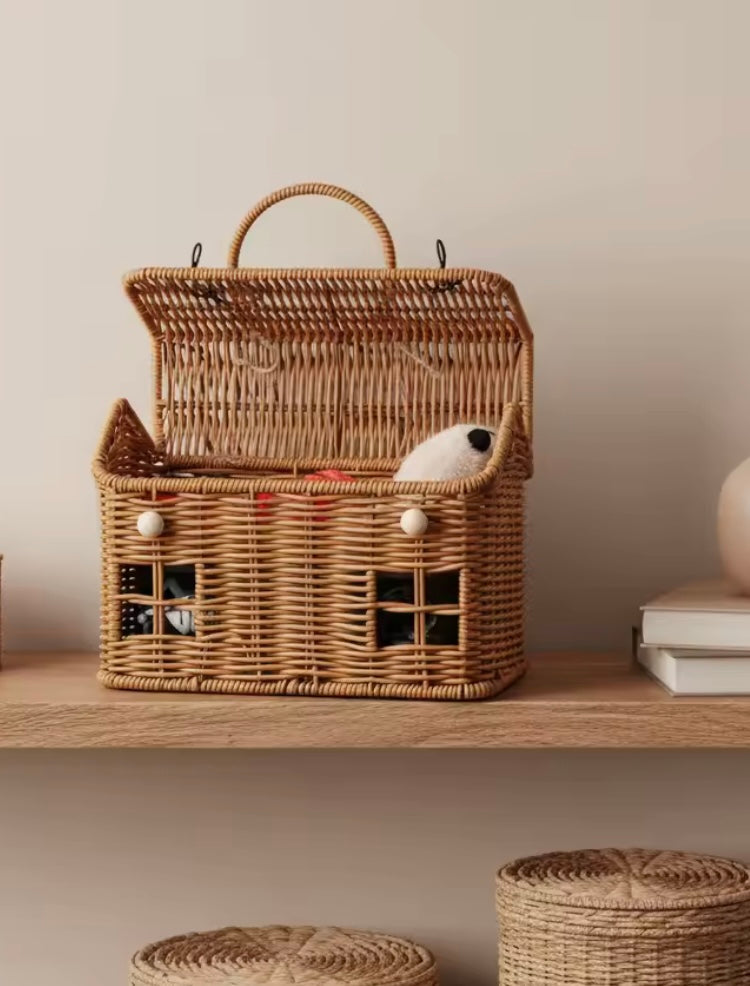 House Shaped
Basket