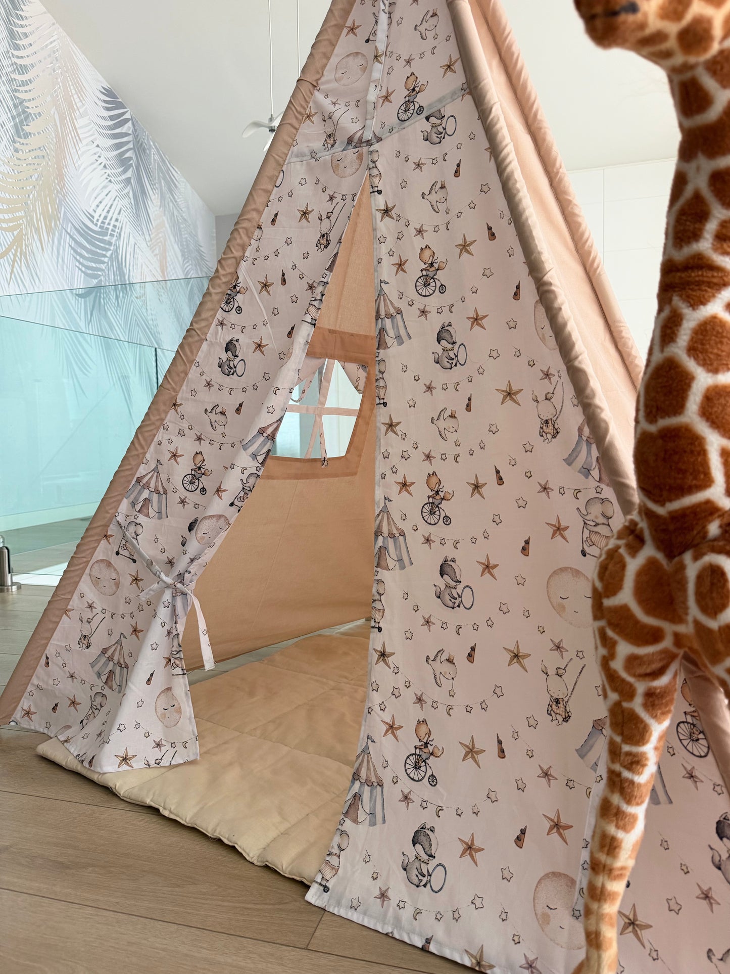 Circus Beige teepee