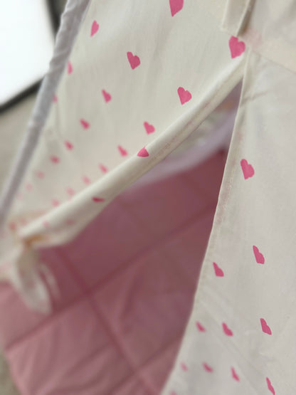 Teepee with hearts white