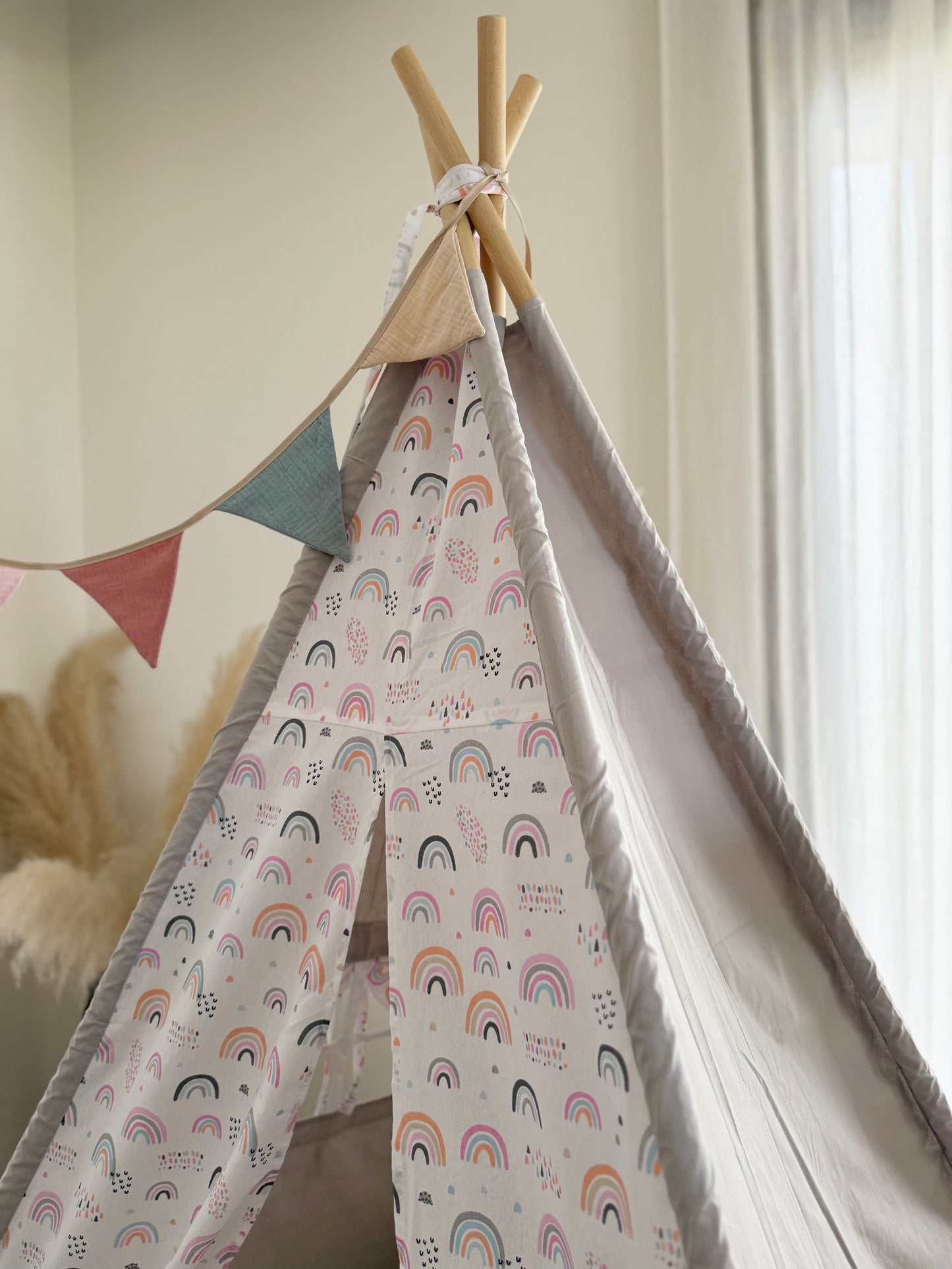 Teepee grey with rainbow