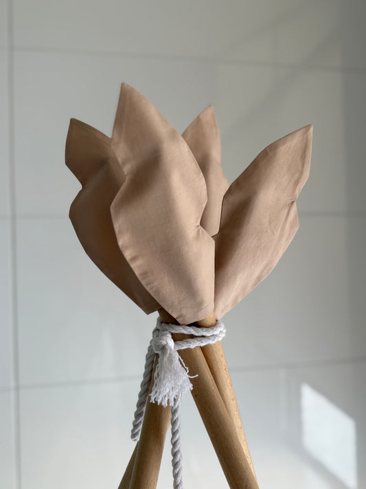 Decorative leaf for teepee