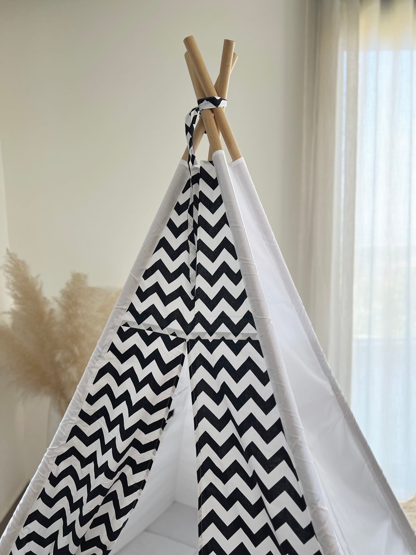 Teepee Black & White